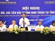 Ông Trần Quốc Nam (đứng) Chủ tịch UBND tỉnh Ninh Thuận trả lời một số vấn đề mà nhà đầu tư quan tâm