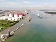Các dự án mới của doanh nghiệp nhà nước được triển khai và thực hiện rất ít trong giai đoạn vừa qua, kéo theo hệ quả là năng lực cạnh tranh của khu vực này bị ảnh hưởng không nhỏ. Trong ảnh: Kho cảng LNG, một trong những công trình trọng điểm quốc gia, được khánh thành tháng 10/2023