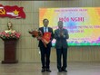 Phó Bí thư Thường trực Tỉnh ủy Quảng Nam ông Nguyễn Đức Dũng trao quyết định điều động cho ông Thái Hoàng Vũ.