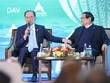 Thủ tướng Malaysia Anwar bin Ibrahim trao đổi tại Diễn đàn Tương lai ASEAN. Ảnh: Nhật Bắc