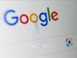 Biểu tượng Google trên màn hình máy tính bảng. Ảnh: AFP/TTXVN