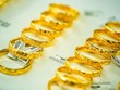 Chênh lệch giá vàng lại gia tăng khi vàng thế giới nóng