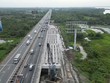 Một đoạn của đường Vành đai 3, đoạn tiếp giáp giữa TP.HCM với Đồng Nai đang được xây dựng theo hướng đi trên cao. 