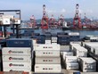 Trong nửa đầu năm 2025, xuất khẩu của Trung Quốc tăng 5,9% so với cùng kỳ năm trước, trong khi nhập khẩu giảm 3,9%. Ảnh: AFP