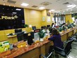 Tuy cắt giảm mạnh nhân sự, song LPBank lại mạnh tay chi cho nhân viên. Ảnh: Đức Thanh
