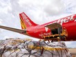 Vietjet (VJC) hỗ trợ hành khách và tiếp tục vận chuyển miễn phí hàng cứu trợ tới Miền Trung