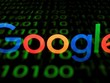 Biểu tượng Google trên màn hình máy tính bảng. Ảnh: AFP/TTXVN