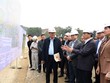 Phó Thủ tướng Bùi Thanh Sơn kiểm tra tiến độ Dự án xây dựng cao tốc Tuyên Quang-Hà Giang đoạn qua tỉnh Tuyên Quang tại nút giao Quốc lộ 37 - Ảnh: VGP.