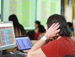 Thiếu vắng công cụ phòng vệ rủi ro nên mỗi khi thị trường biến động mạnh, nhiều NĐT, thậm chí là các NĐT tổ chức phải bán tháo, cắt lỗ