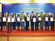 Ban Biên tập Báo Đầu tư cùng lãnh đạo Hiệp hội Bất động sản Việt Nam vinh danh các dự án bất động sản được độc giả của Báo bình chọn tốt nhất