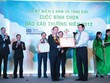 Tại Lễ kỷ niệm 5 năm Cuộc bình chọn năm 2012, ông Vương Đình Huệ trên cương vị 
Bộ trưởng Bộ Tài chính, đã đến chúc mừng các DN đạt giải, đồng thời trao kỷ niệm chương cho các thành viên Ban Tổ chức