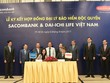 Đại diện Sacombank và Dai-ichi Life Việt Nam tại lễ ký kết