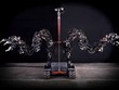 Guardian GT: robot với hai cánh tay dài hơn 2 m, nâng được 454 kg, vận hành nhờ cử động của người