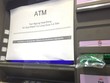 Máy ATM của nhiều ngân hàng liên tục báo tạm ngừng hoạt động do quá tải rút tiền ngày sát Tết. Ảnh: A.T
