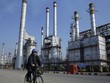 Nhà máy lọc dầu tại Iran