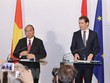 Thủ tướng Nguyễn Xuân Phúc với Thủ tướng Áo Sebastian Kurz gặp gỡ báo chí sau hội đàm (Ảnh: Thống Nhất/TTXVN)
