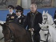 Tổng thống Nga Vladimir Putin cưỡi ngựa cùng với các nữ cảnh sát để chúc mừng họ nhân Ngày Quốc tế Phụ nữ sắp tới tại Moscow. Ảnh: Sputnik.