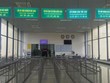 Cửa khẩu quốc tế Móng Cái vắng bóng người sau khi tạm ngừng thủ tục xuất nhập cảnh.
