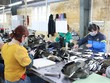 Các doanh nghiệp dệt may, da giày nỗ lực sản xuất kinh doanh trong bối cảnh bệnh viêm phổi cấp diễn biến phức tạp.