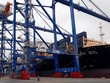 Tàu Wan Hai 805 có sức chở 11.923 TEU, trọng tải 132.000 DWT, chiều dài 330m cập cảng HICT hồi đấu tháng 5/2019. Ảnh: Thanh Tân.