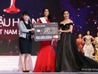 Tổng giám đốc Nam A Bank trao giải thưởng đặc biệt cho Hoa hậu và các Á Hậu hoàn vũ Việt Nam 2015
