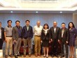 Ông Richard Toman - Chủ tịch của Asia Fresh Division thuộc Dole Asia Holding PTE. LTD., (thứ 5 từ trái sang) và bà Huỳnh Bích Ngọc - Chủ tịch HĐQT TTC Sugar (thứ 4 từ phải sang) cùng các lãnh đạo cấp cao của 2 Công ty trong một cuộc họp tại văn phòng của TTC Suga