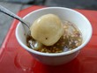 Bánh trôi tàu 30 Hàng Giầy trở thành địa chỉ quen thuộc suốt gần 30 năm ở Hà Nội. Ảnh: Nguyên Chi
