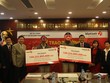 Lần đầu tiên có hai khách hàng cùng lĩnh thưởng giải đặc biệt Jackpot của Vietlott.