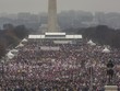 Đám đông tham gia cuộc "Tuần hành Chị em" ở Washington D.C hôm 21/1. Ảnh: Washington Post