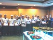 Lễ trao bằng khen cho thí sinh tham gia cuộc thi Tìm kiếm tài năng ẩm thực Hilton.
