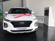 Santa Fe 2019 trưng bày tại một đại lý ở Hà Nội.