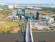 Việc hình thành bán đảo Thủ Thiêm với vị thế là trung tâm tài chính mới, kết hợp với mạng lưới hạ tầng giao thông đồng bộ đã tạo ra sức hút khổng lồ cho khu Đông. Ảnh: Lê Toàn.