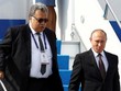 Đại sứ Nga tại Thổ Nhĩ Kỳ Andrei Karlov tháp tùng tổng thống Vladimir Putin, hồi tháng 10/2016. Ảnh: REUTERS