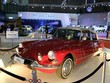 Chiếc xe cổ Citroen DS 1967 màu đỏ được trưng bầy tại VIMS 2017 - Ảnh H.C