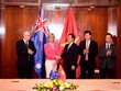 Bộ trưởng Ngoại giao Australia, bà Julie Bishop gặp Phó Thủ tướng, Bộ trưởng Ngoại giao Phạm Bình Minh tại Lễ khởi động chương trình Aus4Equality.