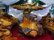 Chiêm ngưỡng bộ bàn ghế “tứ linh” bằng gỗ trai nghìn năm giá gần 3 tỷ đồng