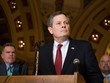 Thượng nghị sĩ bang Montana Steve Daines (giữa) là 1 trong 25 người ký tên vào bức thư gửi Tổng thống Trump. Ảnh: CNN.