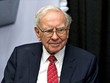 Warren Buffett muốn chờ thời cơ làm một thương vụ lớn. Ảnh: AFP