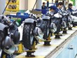 Hai tháng năm nay, Chỉ số Sản xuất công nghiệp đã tăng tới 15,2% so với cùng kỳ. Trong ảnh: Dây chuyền lắp ráp xe của Piaggio Việt Nam tại tỉnh Vĩnh Phúc