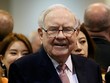 Warren Buffett trong Đại hội cổ đông Berkshire Hathaway năm ngoái. Ảnh: Reuters
