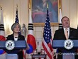 Ngoại trưởng Mỹ Mike Pompeo (phải) và người đồng cấp Hàn Quốc Kang Kyung-wha (Ảnh: Yonhap)