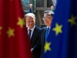 Chủ tịch Hội đồng châu Âu Donald Tusk (trái) và Thủ tướng Trung Quốc Lý Khắc Cường (Ảnh: Reuters).