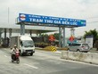 Việc Bộ GTVT sử dụng cụm từ "Trạm thu giá" tại các trạm BOT đã gây nhiều tranh cãi (Ảnh minh họa: Người lao động).