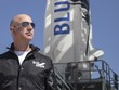 Jeff Bezos, người sáng lập Blue Origin, đang phát triển tên lửa New Glenn để cạnh tranh với SpaceX. (Nguồn: CNBC).