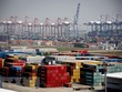 Hàng hóa được xếp tại cảng Nansha ở tỉnh Quảng Đông, Trung Quốc. (Ảnh: EPA/TTXVN).