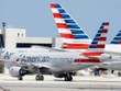 Một máy bay của Hãng hàng không American Airlines tại sân bay quốc tế Miami, Mỹ. (Nguồn: AP/ TTXVN).