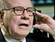 Tỷ phú đầu tư Warren Buffett trong một cuộc phỏng vấn năm 2008. Ảnh: AFP.