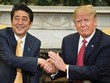 Tổng thống Mỹ Trump (phải) và Thủ tướng Nhật Shinzo Abe tại Nhà Trắng năm 2017. Ảnh: AFP.