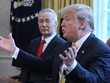 Ông Trump gặp Phó thủ tướng Trung Quốc Lưu Hạc tại Washington hồi đầu tháng 4. Ảnh: CNBC.