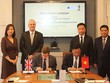 Ông Trần Văn Dũng, Chủ tịch Ủy ban Chứng khoán Nhà nước ký thỏa thuận hợp tác với Chủ tịch ICAEW tại London.